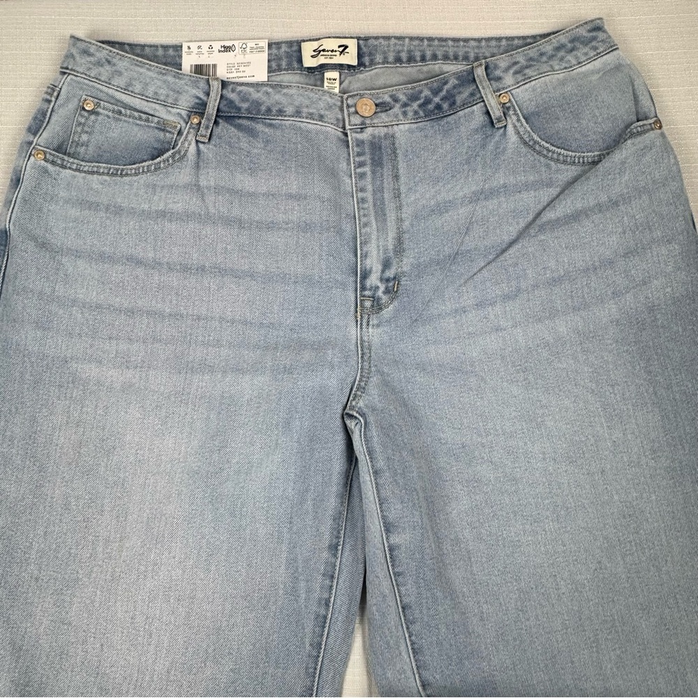 Seven7 Women's High rise Loose Straight Jean Size 18W Light Wash - Picture 2 of 8